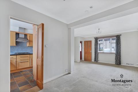 8 Meadow Road, Epping, CM16 5BW