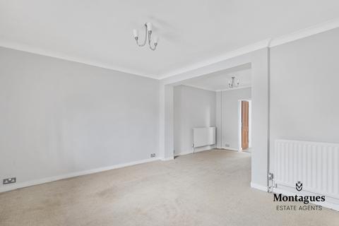 8 Meadow Road, Epping, CM16 5BW