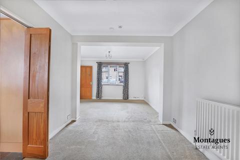 8 Meadow Road, Epping, CM16 5BW