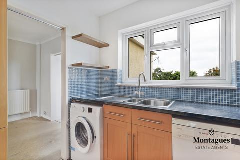 8 Meadow Road, Epping, CM16 5BW