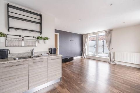 1 bedroom flat for sale, Madeleine Court, Stanmore, HA7