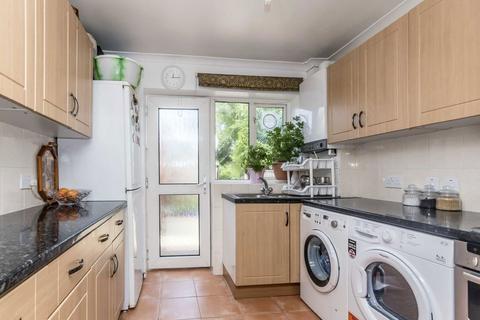 12 Broadlands, Hanworth, Feltham, TW13 6HF