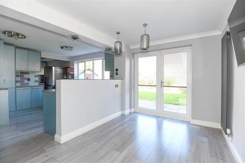 66 Cornbrash Rise, Hilperton, Trowbridge, BA14 7TR