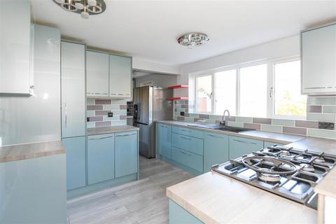 66 Cornbrash Rise, Hilperton, Trowbridge, BA14 7TR
