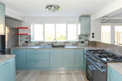 66 Cornbrash Rise, Hilperton, Trowbridge, BA14 7TR