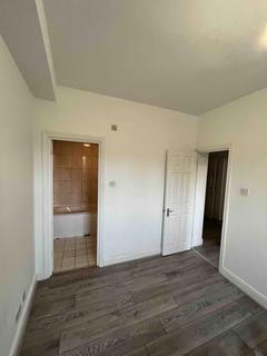 2 bedroom flat for sale, UB2 4XD