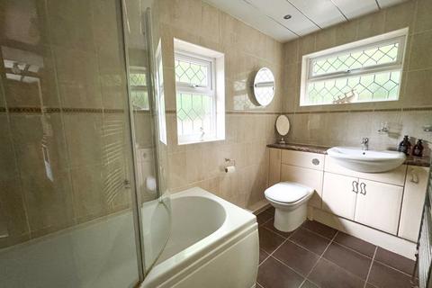 2 bedroom detached house for sale, LOUTH ROAD, HOLTON LE CLAY