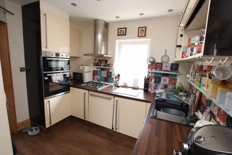 Kitchen photo 2