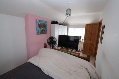 1 Kirkside, Waltham, Grimsby, DN37 0LR