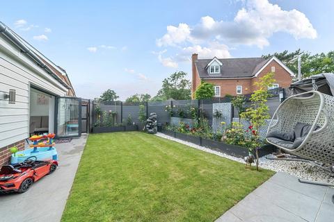 undefined, Metcalfe Avenue, Carshalton Beeches, Carshalton, SM5