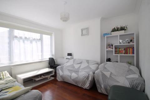 3 bedroom semi-detached house for sale, Middleton Avenue, Greenford