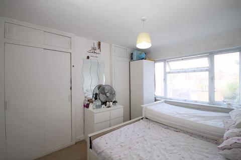 3 bedroom semi-detached house for sale, Middleton Avenue, Greenford