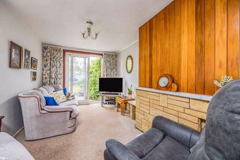 2 bedroom semi-detached house for sale, Manor Way, Southbourne
