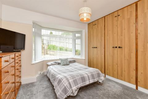 2 bedroom bungalow for sale, Highlands Avenue, Uckfield TN22