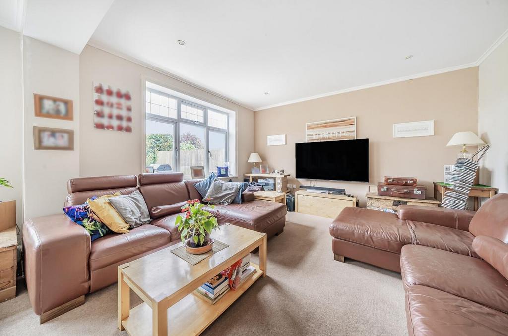 Sitting/Dining room