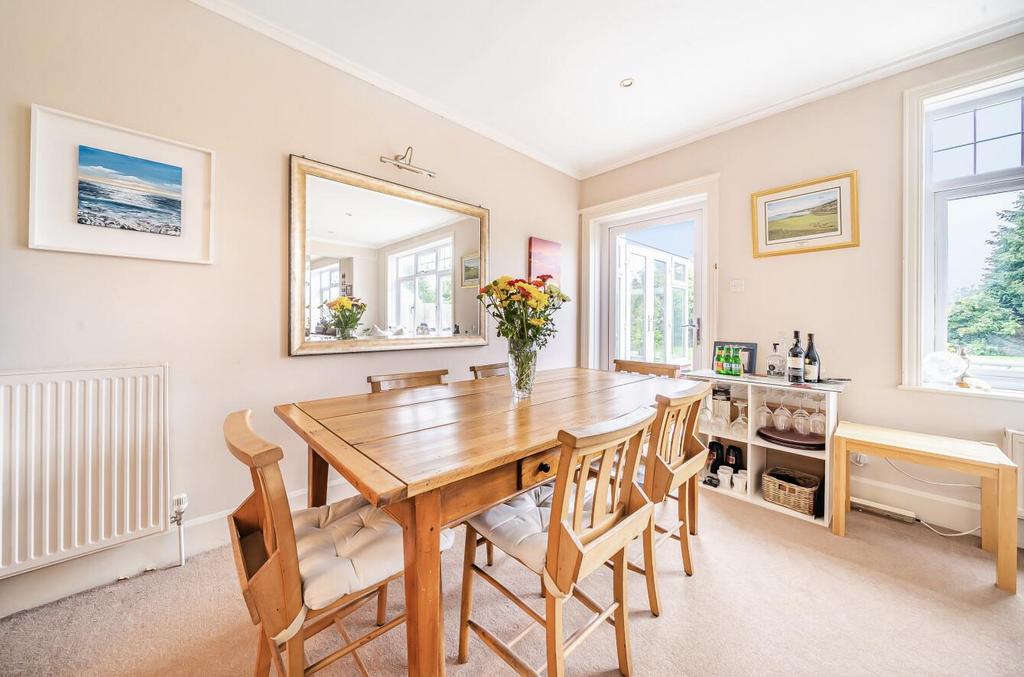 Diner/Sitting room