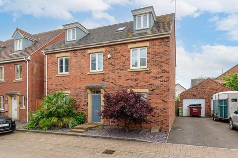 5 bedroom detached house for sale, Broughton, Milton Keynes MK10