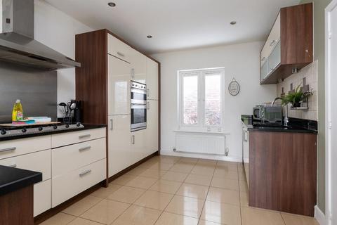 5 bedroom detached house for sale, Broughton, Milton Keynes MK10