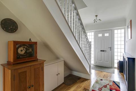 36 Mitchley Hill, South Croydon, CR2 9HB