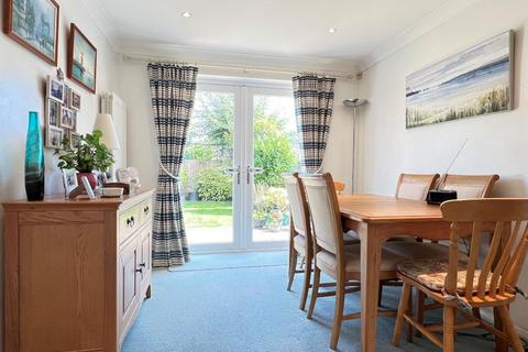 8 Canons Way, Steyning, BN44 3SS