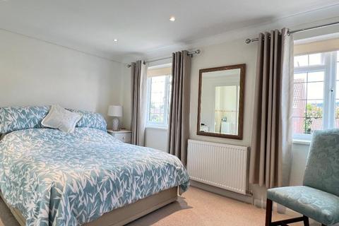 8 Canons Way, Steyning, BN44 3SS