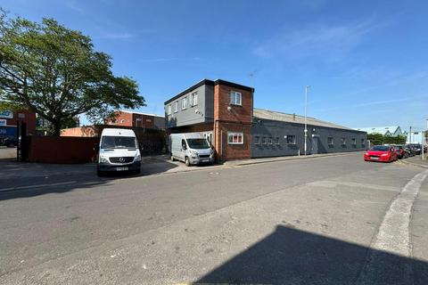 Industrial development to rent, Barton Manor Bristol BS2 0RL