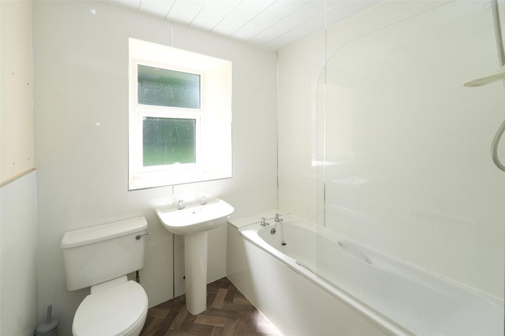 1 Breoch Bathroom