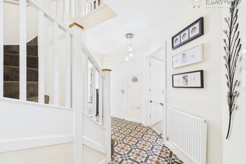 4 bedroom end of terrace house for sale, Oaktree Road, South Molton EX36