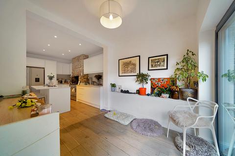 25 Maplethorpe Road, Thornton Heath, CR7 7LZ