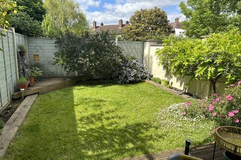 Flat 1, 78 Cricket Green, Mitcham, CR4 4FH