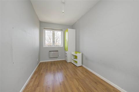 18 Kipling Drive, London, SW19 1TW