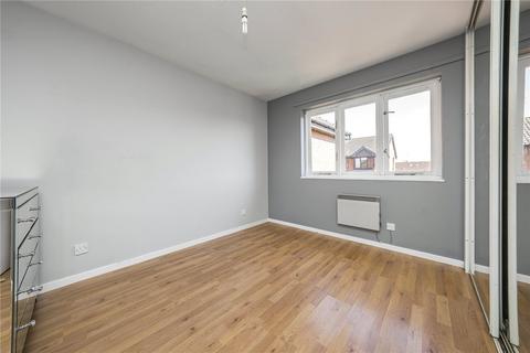 18 Kipling Drive, London, SW19 1TW