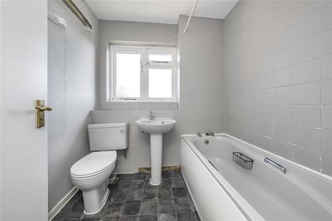 18 Kipling Drive, London, SW19 1TW