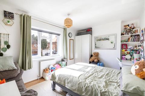 4 bedroom semi-detached house for sale, Maple Way, Hooley, Surrey, CR5