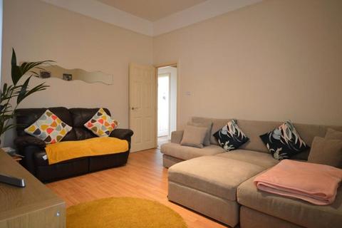 2 bedroom apartment to rent, Lennard Road, Croydon, CR0