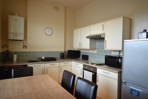 2 bedroom apartment to rent, Lennard Road, Croydon, CR0