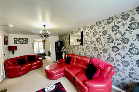 4 bedroom detached house for sale, Middlepeak Way, Sheffield, S13 9DL