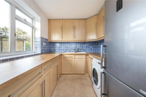 3 bedroom flat to rent, Castelnau, Barnes, London