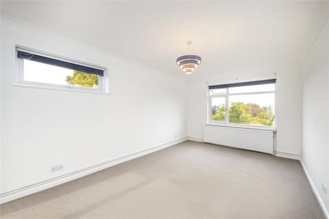 3 bedroom flat to rent, Castelnau, Barnes, London