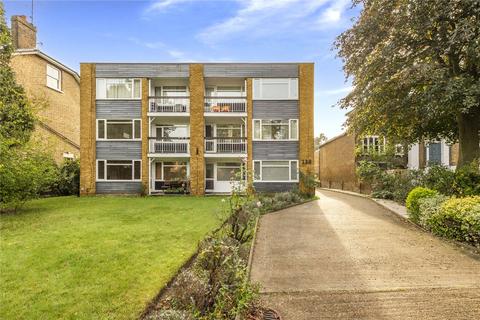 3 bedroom flat to rent, Castelnau, Barnes, London