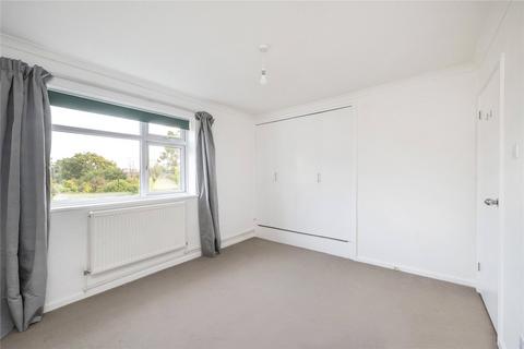 3 bedroom flat to rent, Castelnau, Barnes, London