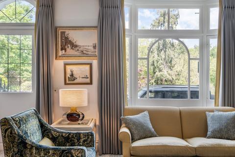 4 bedroom flat for sale, Sloane Street, London