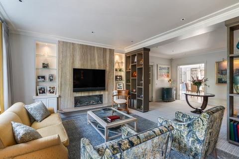 4 bedroom flat for sale, Sloane Street, London