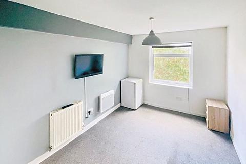 2 bedroom flat to rent, Liverpool Road, Stoke, Stoke-on-Trent, ST4 1AQ