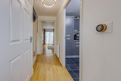 40 Vimy Close, Hounslow, TW4 5AF
