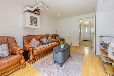 40 Vimy Close, Hounslow, TW4 5AF