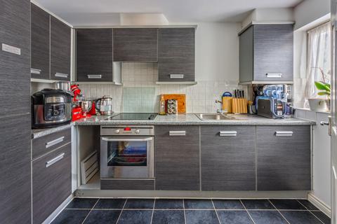 40 Vimy Close, Hounslow, TW4 5AF