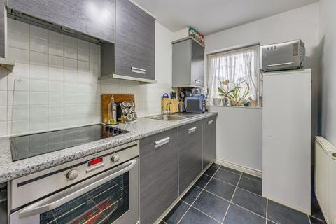 40 Vimy Close, Hounslow, TW4 5AF
