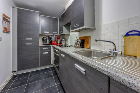 40 Vimy Close, Hounslow, TW4 5AF