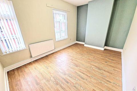 3 bedroom terraced house to rent, Beresford Street, Manchester